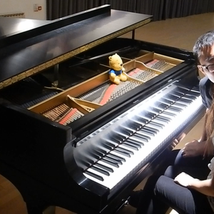 日本大巴车群交视频
